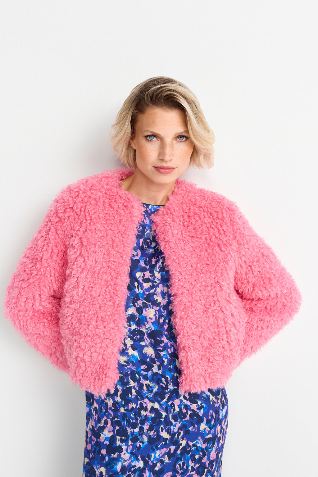 RICH&ROYAL CROPPED FAKE FUR JACKET FRENCH PINK 2409-876