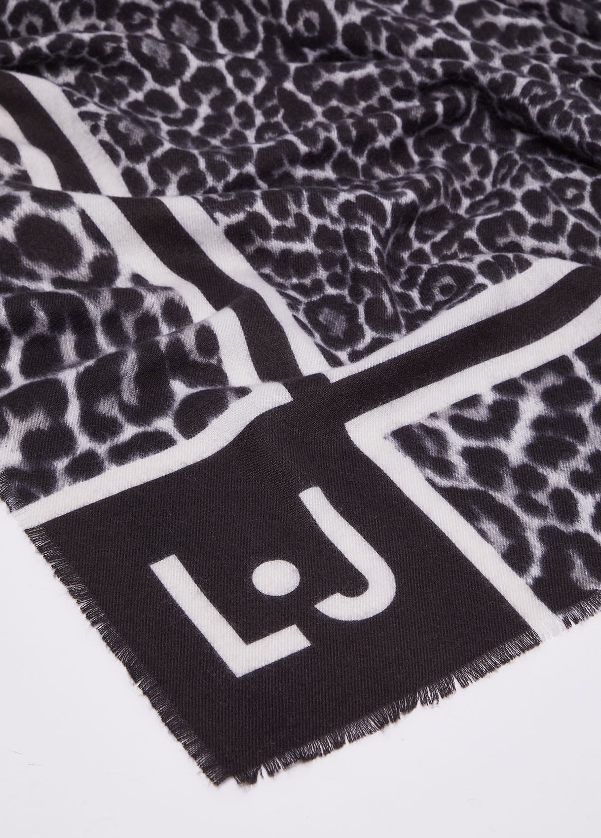 LIU JO Nachhaltiges Tuch im Animal-Print schwarz 2F3135